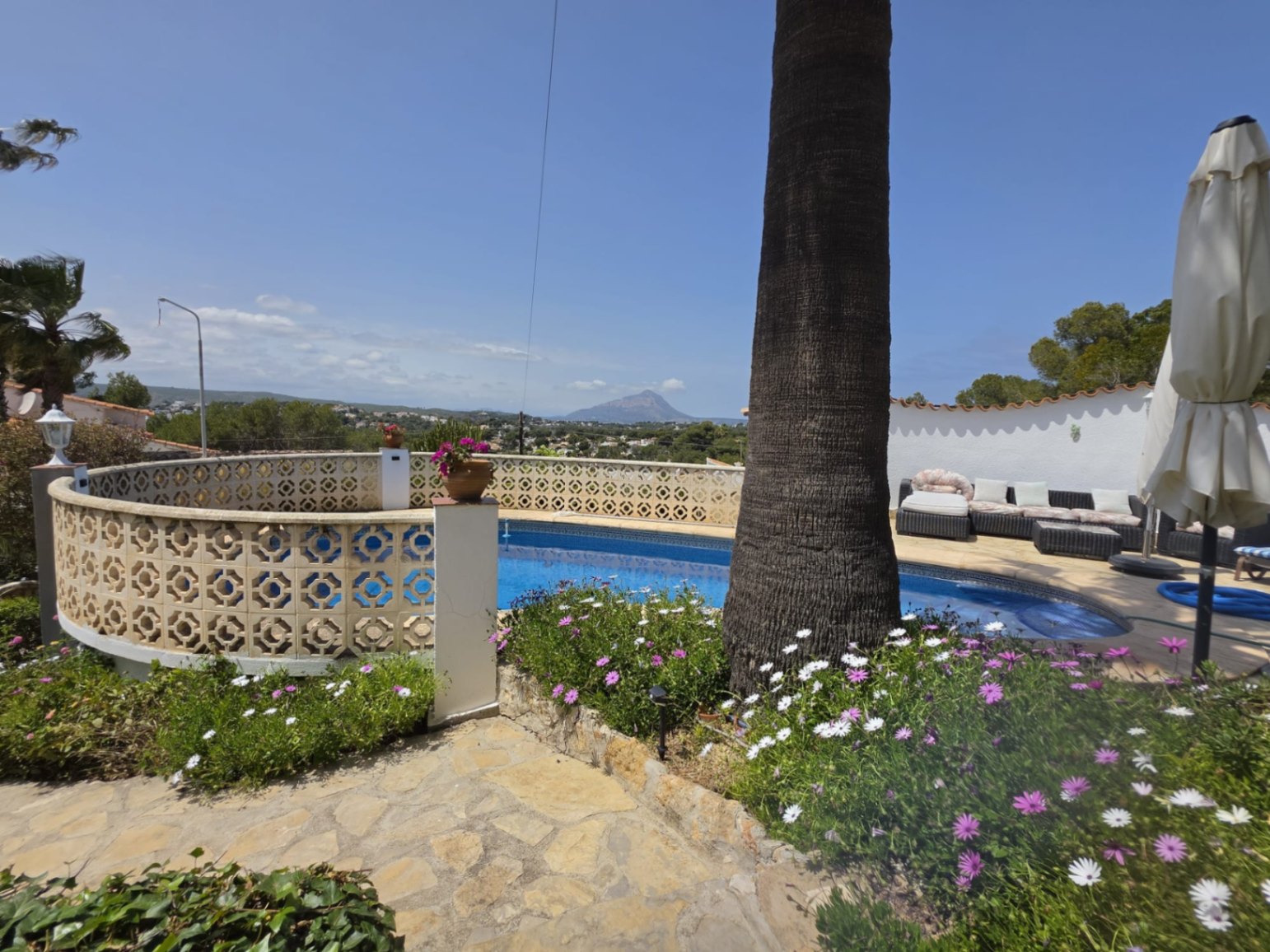 Charming villa in the prestigious area of Balcón al Mar, Jávea.