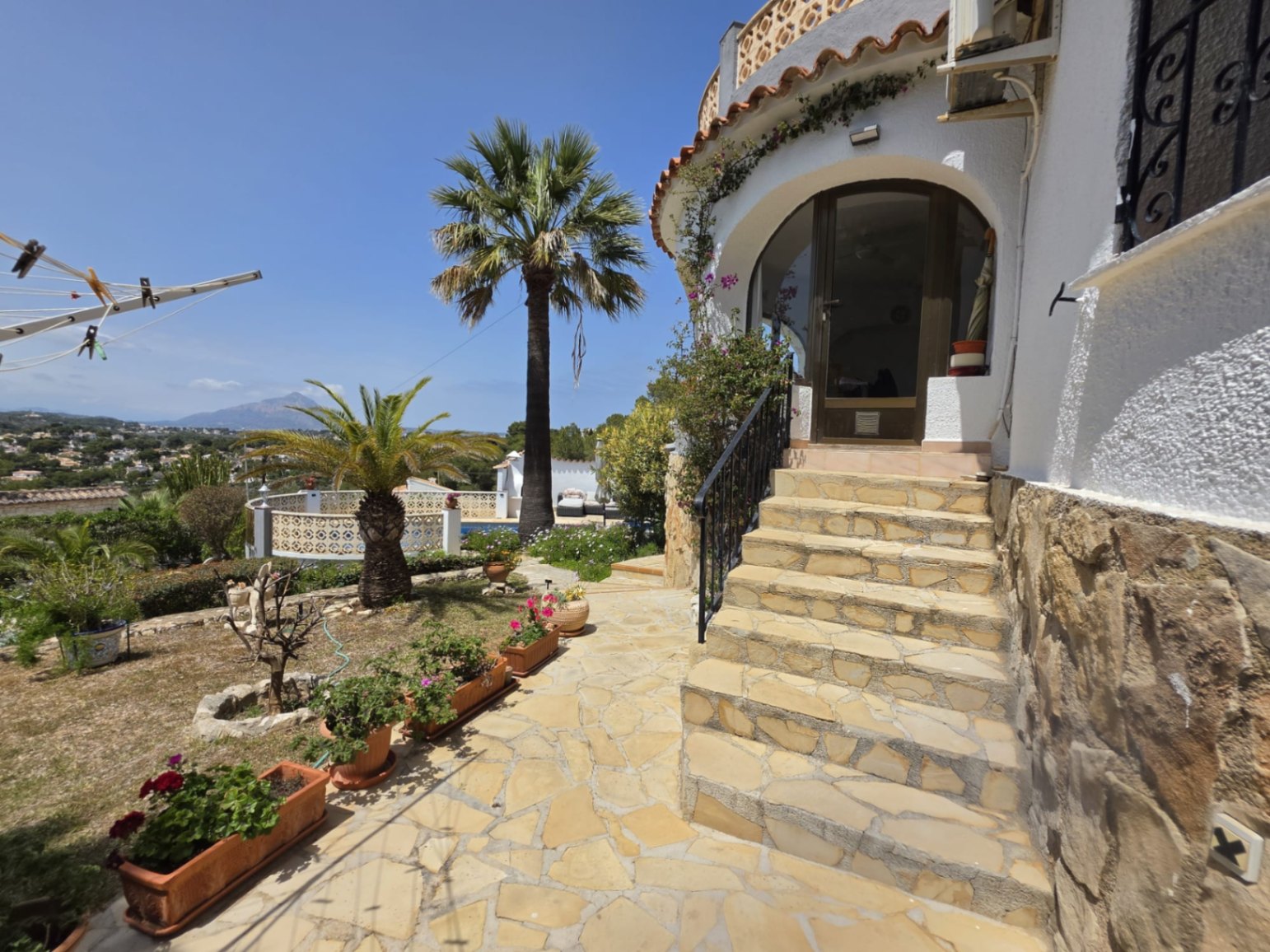 Charming villa in the prestigious area of Balcón al Mar, Jávea.